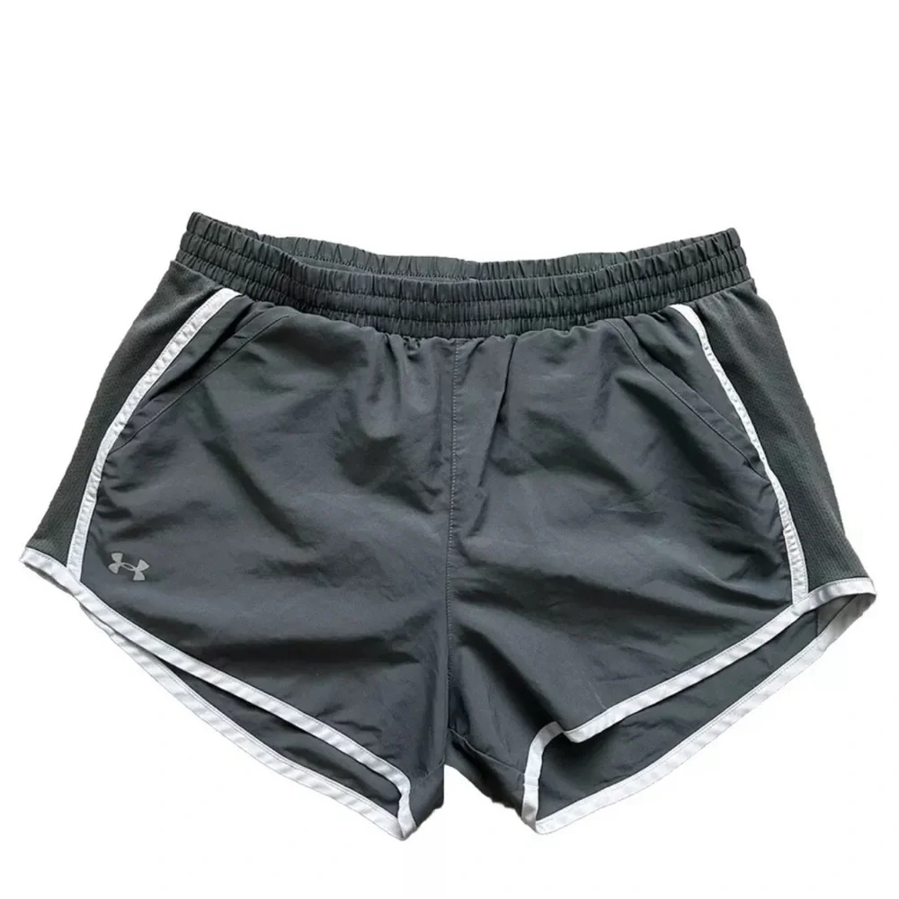 Under Armour Heat gear Womens Medium Gray Elastic Waist Lined Running Shorts‎